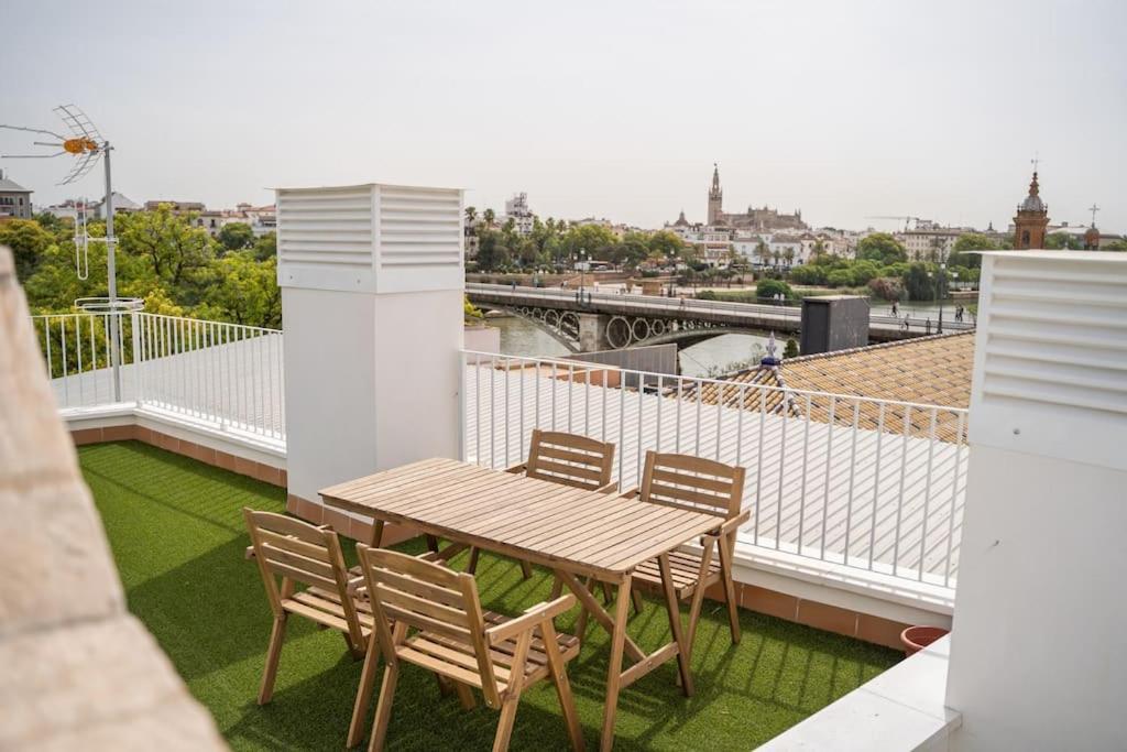 Optimus Corazon De Triana Apartment Seville Exterior photo